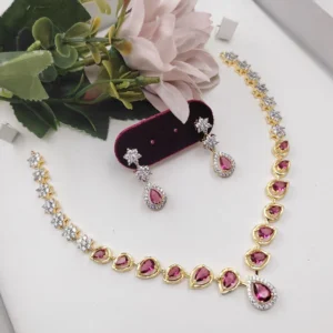 Glamorous Crystal And Austrian Stone Necklace Set